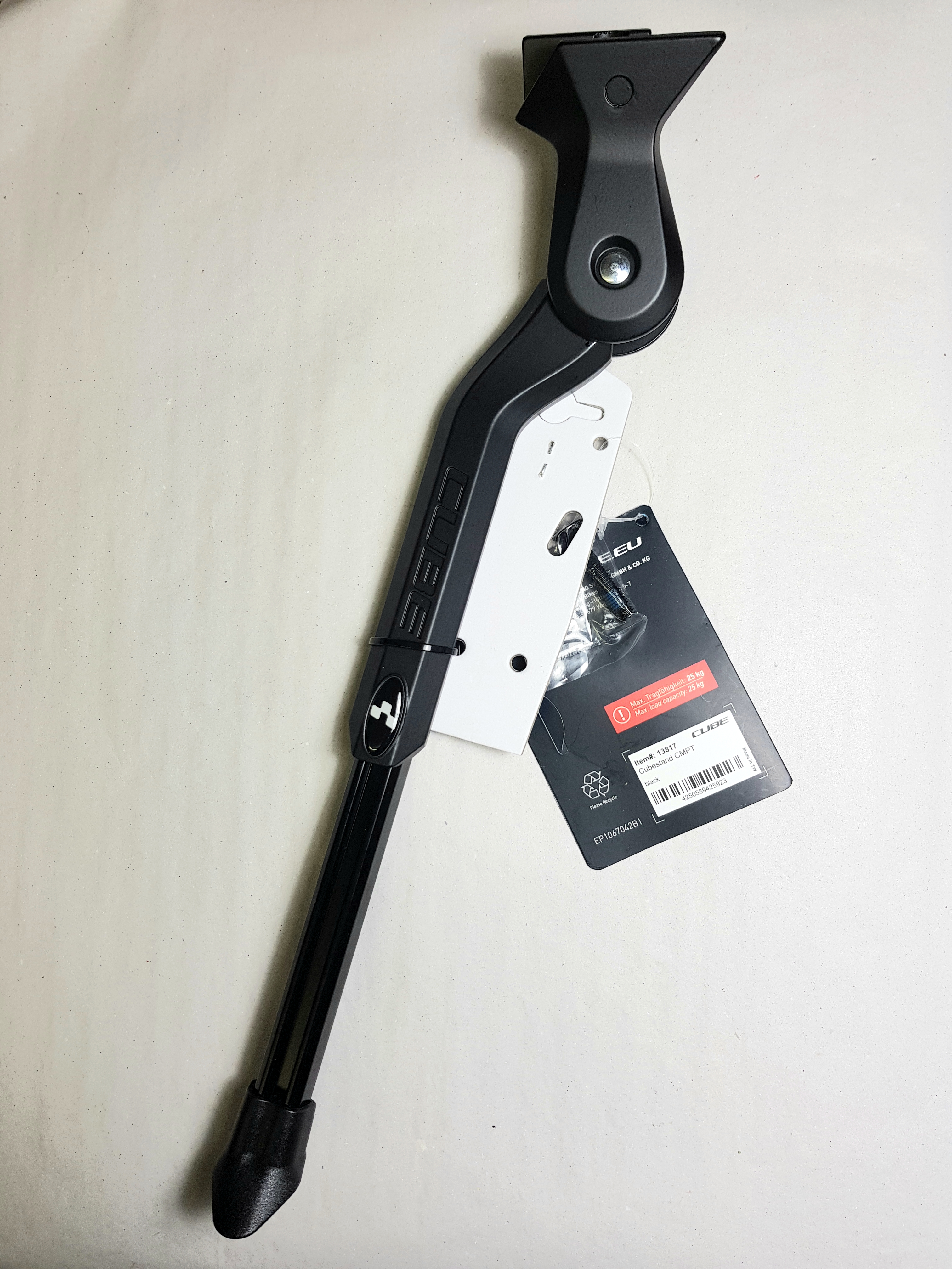 Dieser Fahrradständer Cubestand Stereo Hybrid 120 ist mit CUBE Stereo Hybrid 120 kompatibel, die über die Easy Mount Schnittstelle verfügen.
